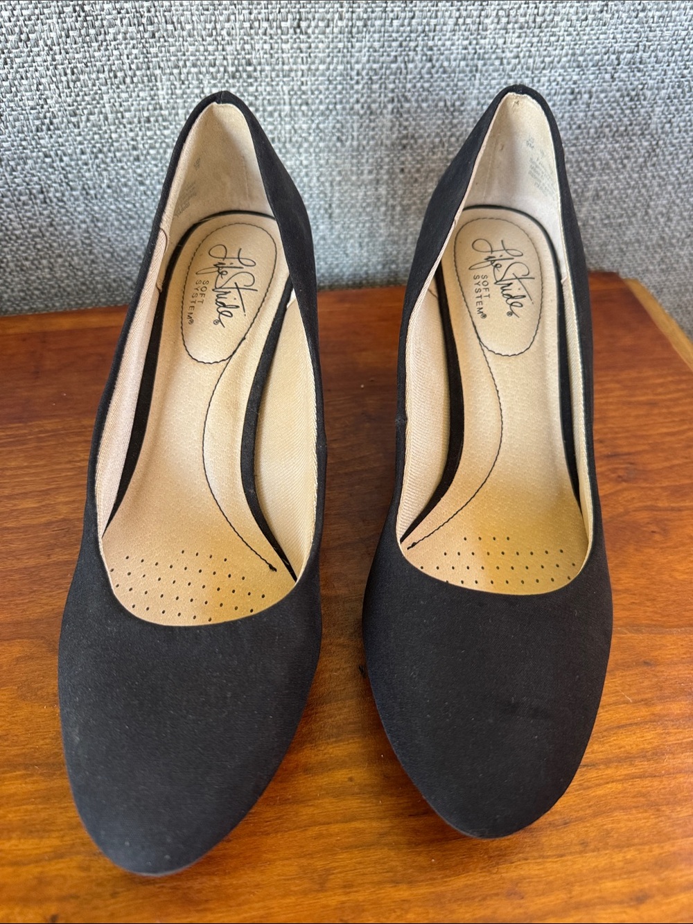 Life Stride Parigi Soft System Black Suede Round-Toe Pumps Women’s Size 9M